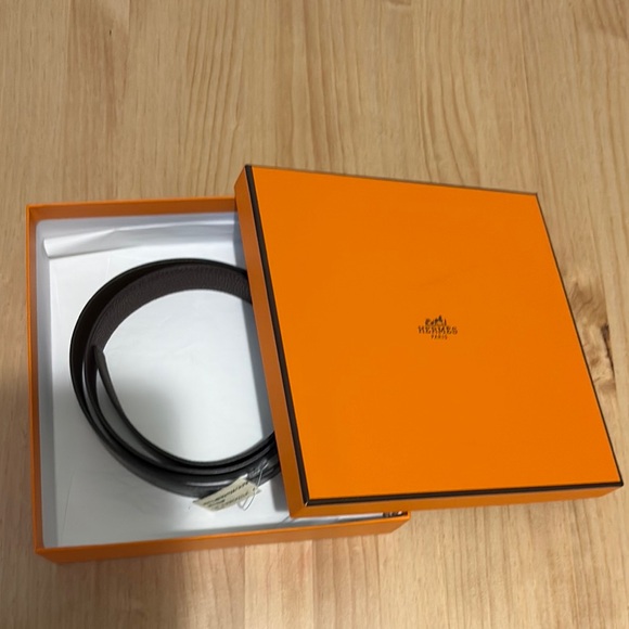 Hermes Accessories - Hermès Black Leather Belt with Box